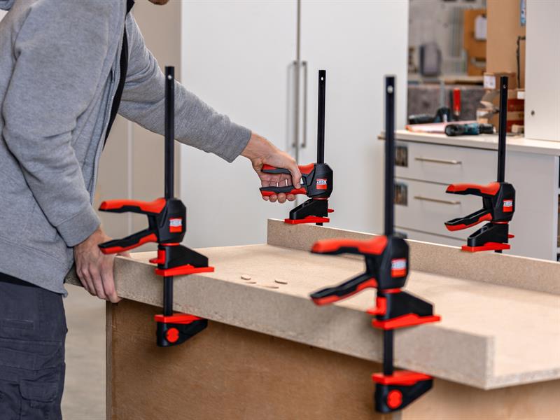 Bessey EZ360 One Handed Clamp 600mm 360° Force Of Up To 1,400N BESEZ36060