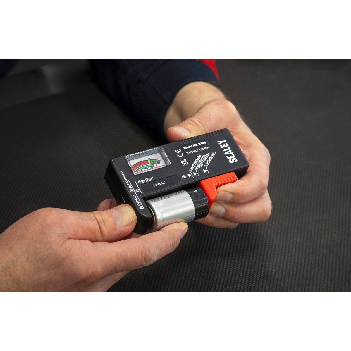 Sealey Multipurpose Battery Tester AAA, AA, C, D, 1.5V, 9V And Button Type BT05