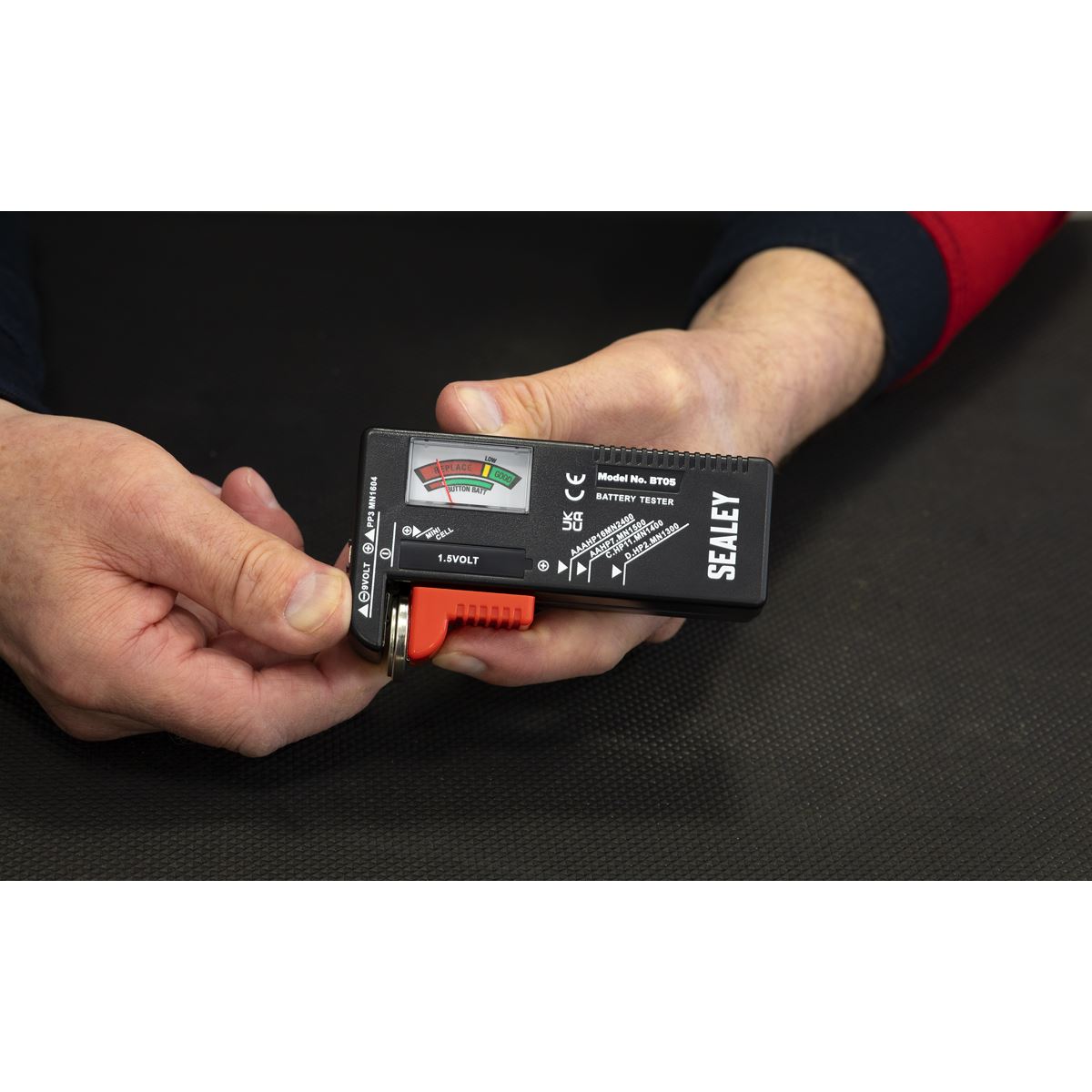 Sealey Multipurpose Battery Tester AAA, AA, C, D, 1.5V, 9V And Button Type BT05