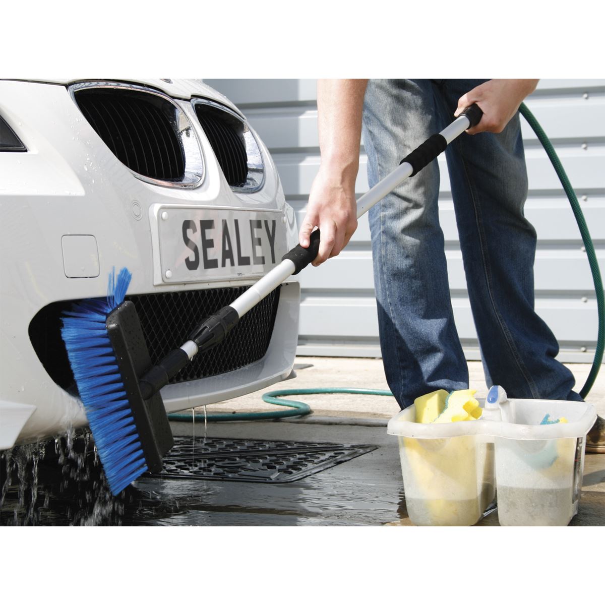 Sealey Large Angled Flo-Thru Brush with 1.7m Telescopic Handle CC50