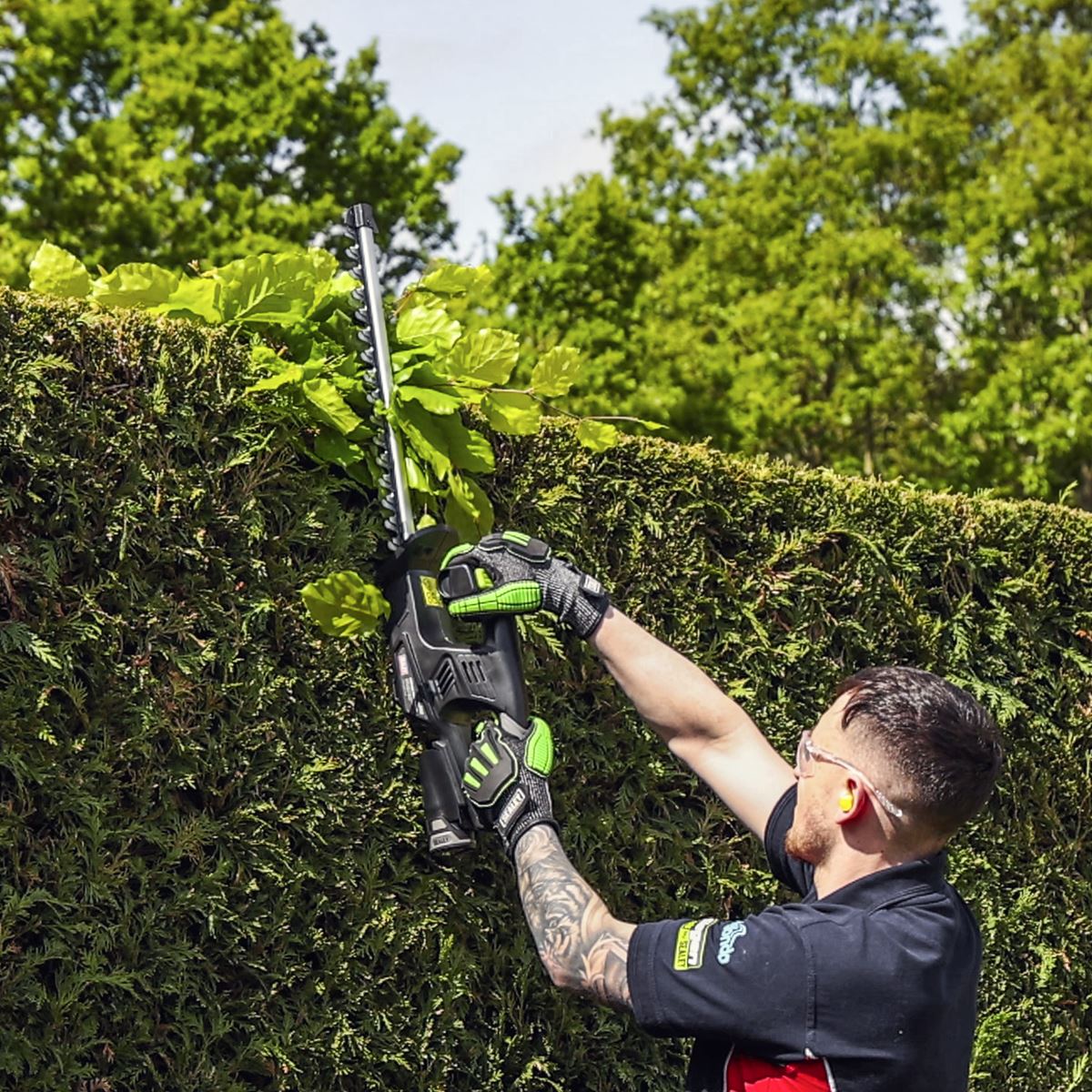 Sealey Cordless Hedge Trimmer Kit 10.8V 2Ah Blade 450mm SV10.8 Series CP108VHT