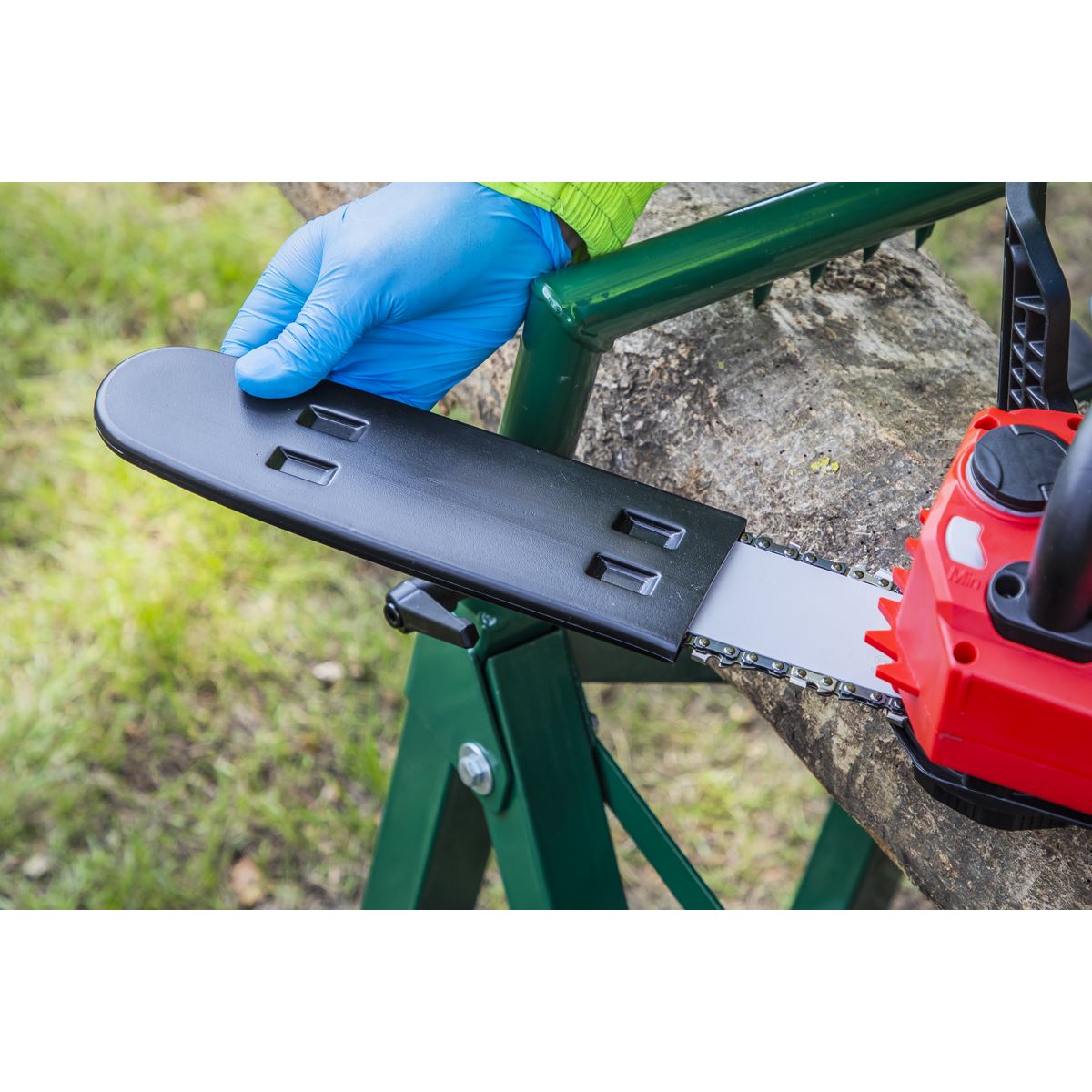 Sealey Cordless Chainsaw 25cm 20V 4Ah SV20 Series Kit 2 Batteries CP20VCHSKIT