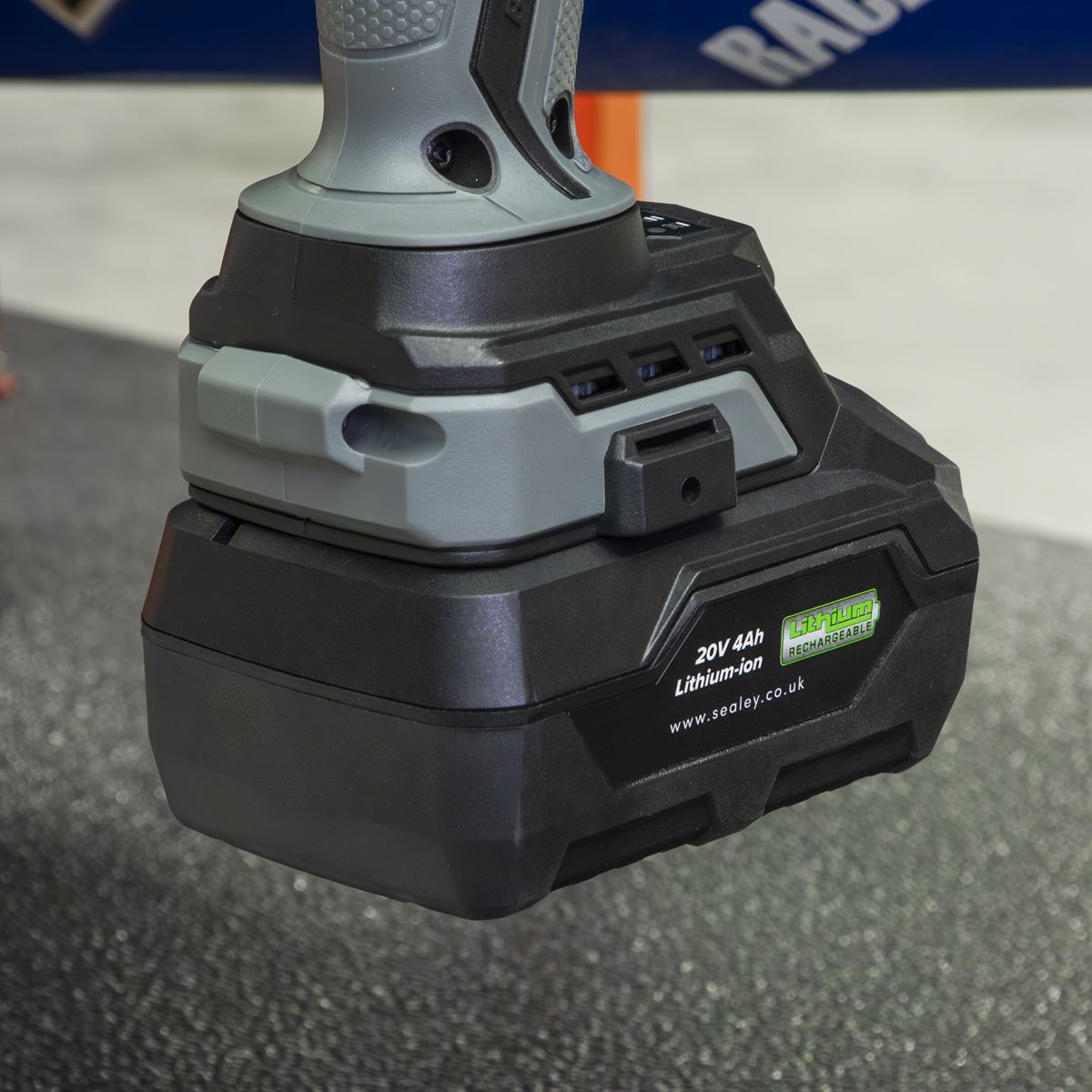 Sealey Cordless Impact Wrench Kit 20V SV20 Series 2 Batteries CP20VXIWKIT1