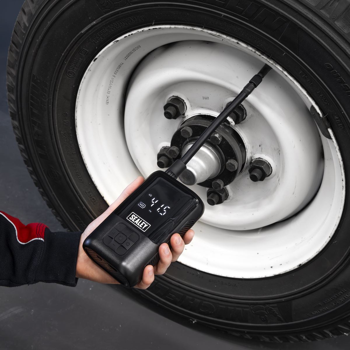Sealey Tyre Inflator & Power Bank with Worklight Rechargeable USB Output CTI130