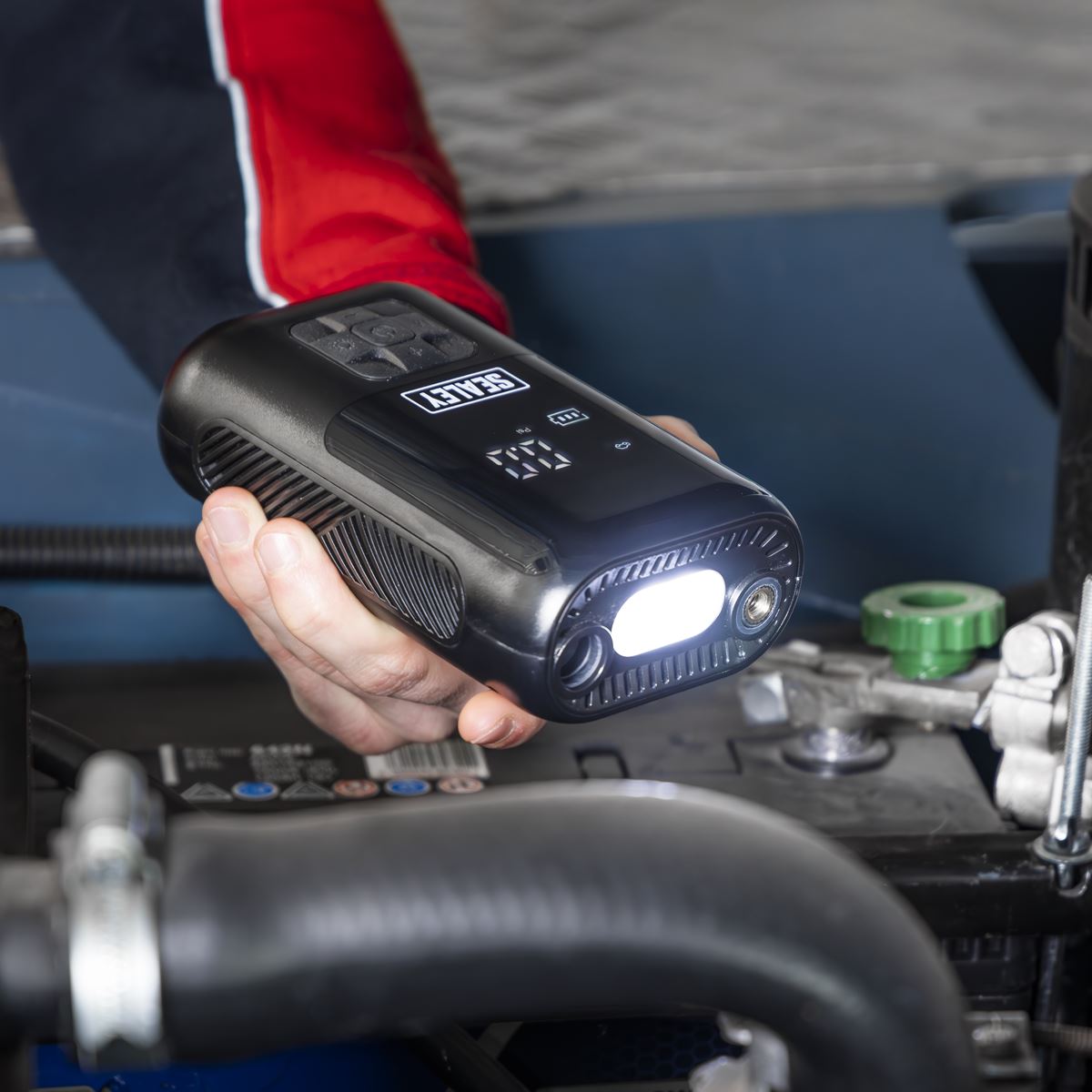 Sealey Tyre Inflator & Power Bank with Worklight Rechargeable USB Output CTI130