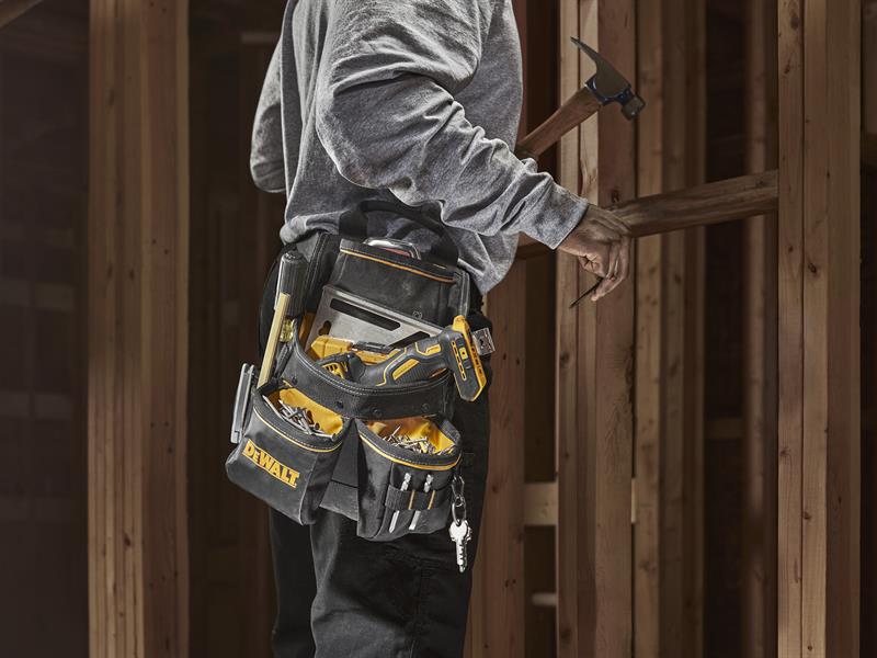 DEWALT Pro Nail Pouch With Belt Various Pockets Metal Hammer Loop DWST40201