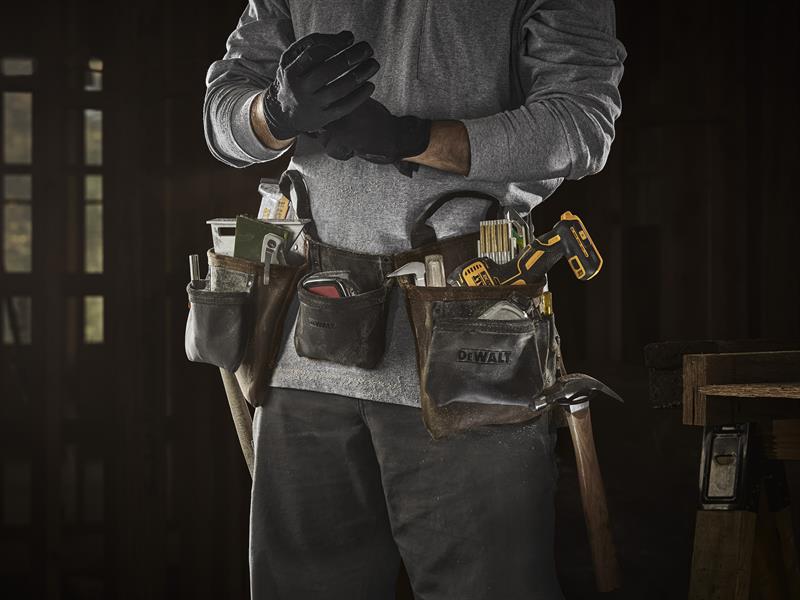 DEWALT Pro Leather Tool Apron Various Pockets Two Metal Hammer Loops DWST50112