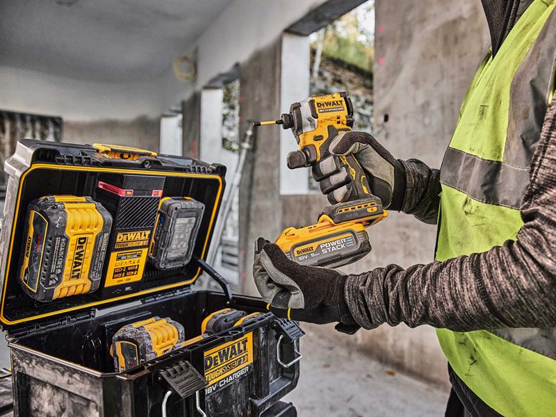 DEWALT TOUGHSYSTEM™ 2.0 Charger Toolbox DEW183470