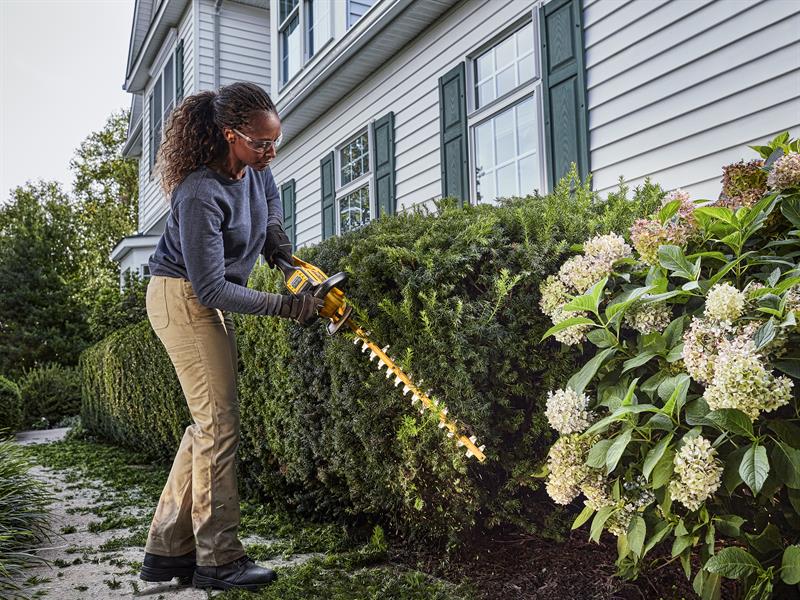 DEWALT Hedge Trimmer XR FlexVolt 54V 1 x 9.0Ah Li-ion DCMHT573X