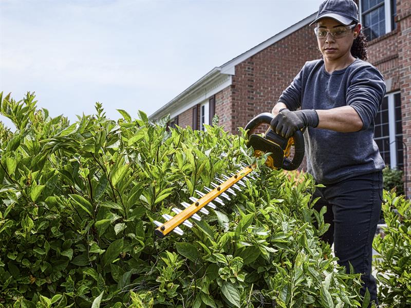 DEWALT Hedge Trimmer XR FlexVolt 54V 1 x 9.0Ah Li-ion DCMHT573X
