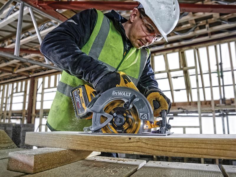 DEWALT DCS578T2 XR FlexVolt Circular Saw 190mm 54V 2 x 2.0Ah Li-ion DEWDCS578T2
