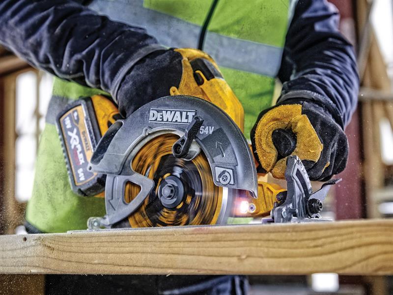 DEWALT DCS578X2 XR FlexVolt Circular Saw 190mm 54V 2 x 3.0Ah Li-ion DEWDCS578X2