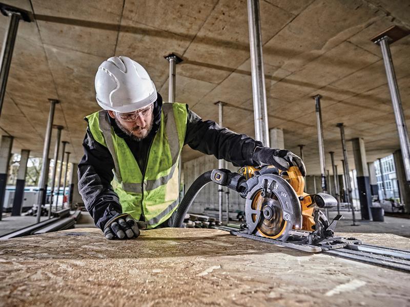 DEWALT DCS579T2 XR FlexVolt Circular Saw 190mm 54V 2 x 2.0Ah Li-ion DEWDCS579T2