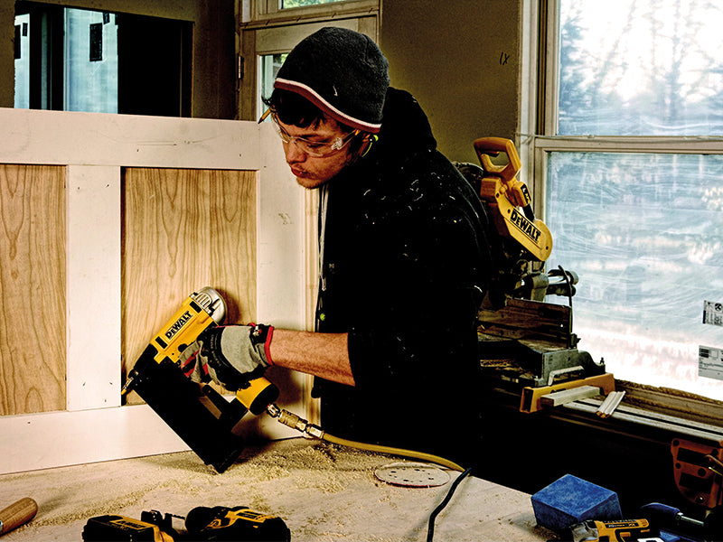 DEWALT DPN1850PP Pneumatic Oil-Free 18 Gauge Brad Nailer DEWDPN1850PP
