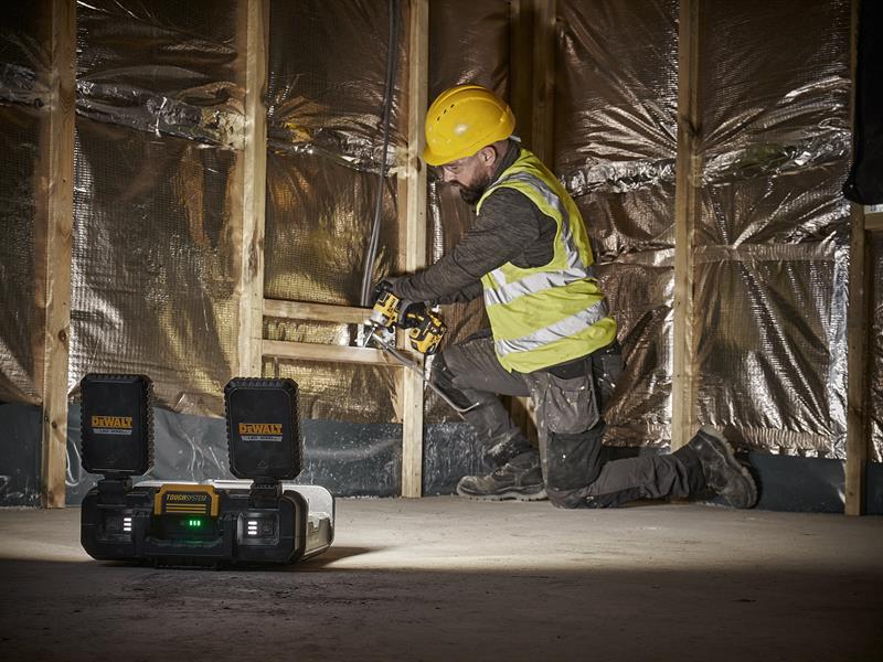 DEWALT TOUGHSYSTEM 2.0 Task Box & Light Auto Stacking Latches DEWDWST08061