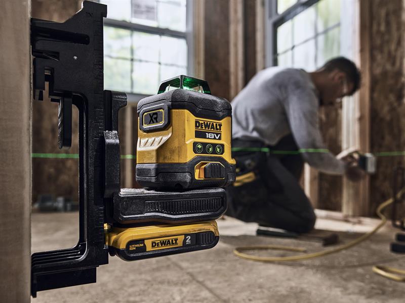 DEWALT DCLE34031D1 3 x 360° Multi Line Laser 18V 1 x 2.0Ah Li-ion DEWLE34031D1