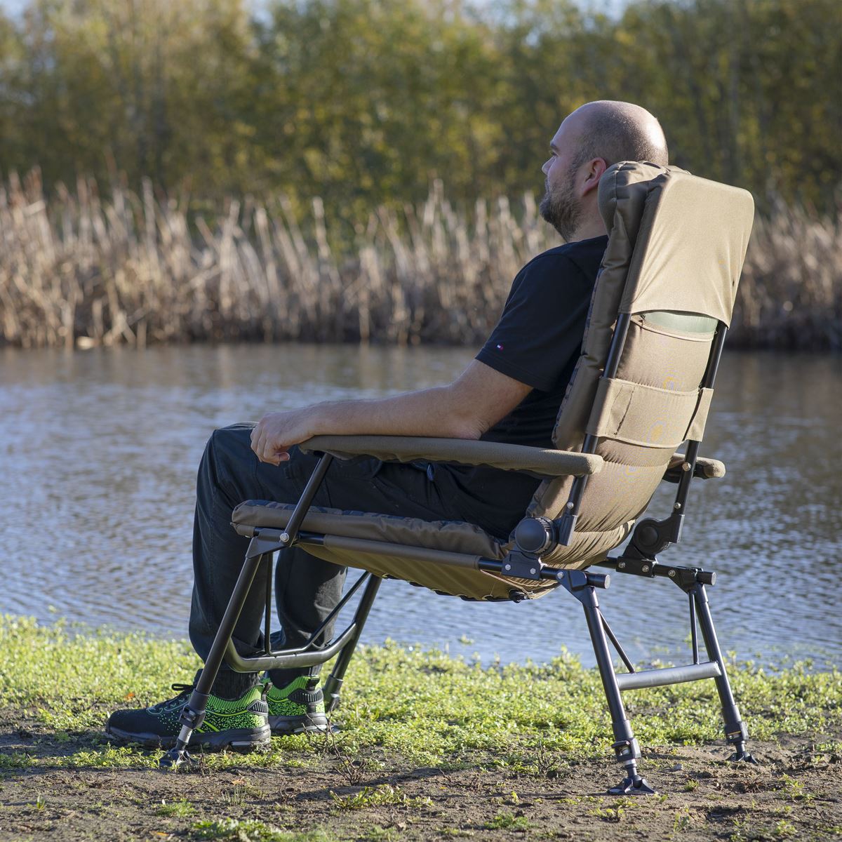 Dellonda Deluxe Portable Fishing Camping Chair Reclining Padded Armrests DL73