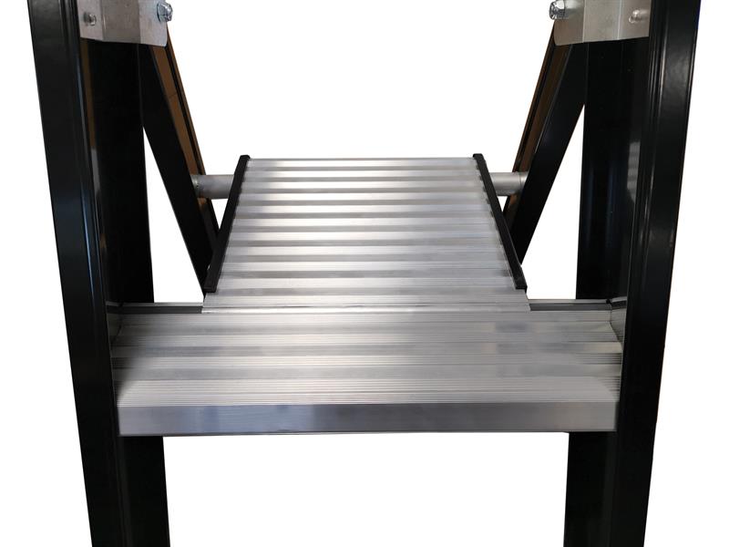 DEWALT Ladders Professional Single Stepladder, 0.75m 3 Rungs DWLDXLD113E