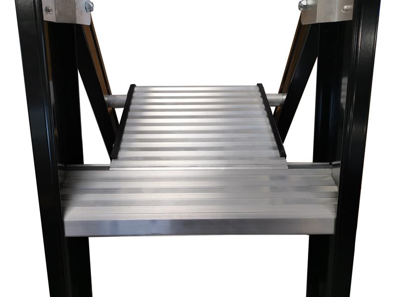 DEWALT Ladders Professional Single Stepladder, 1.00m 4 Rungs DWLDXLD114E