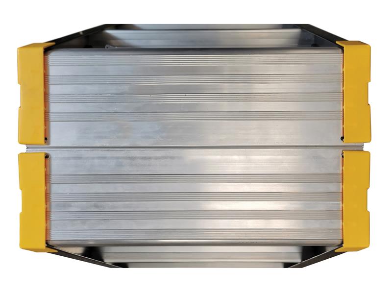 DEWALT Ladders Professional Double Stepladder, 0.75m 3 Rungs DWLDXLD123E