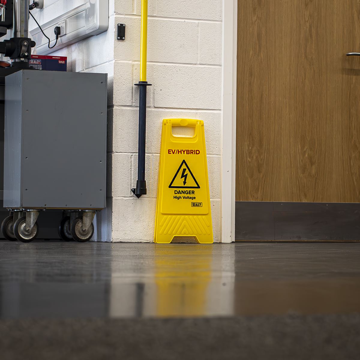 Sealey EV/Hybrid Floor Warning Signs Pack of 2 Size 620 x 300mm Yellow EV19
