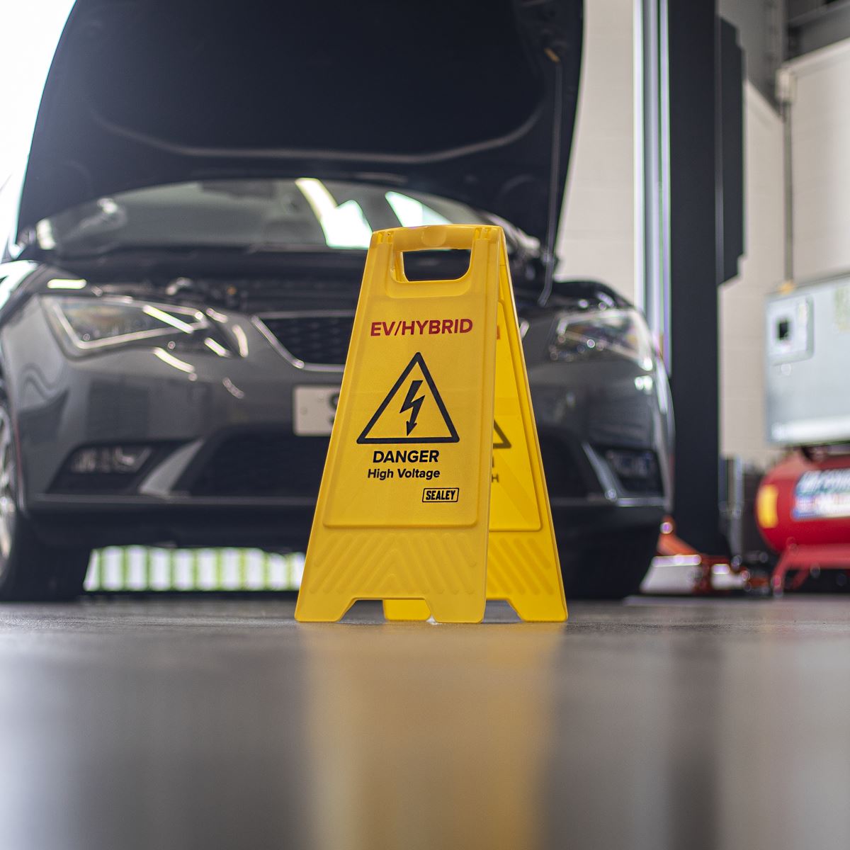 Sealey EV/Hybrid Floor Warning Signs Pack of 2 Size 620 x 300mm Yellow EV19