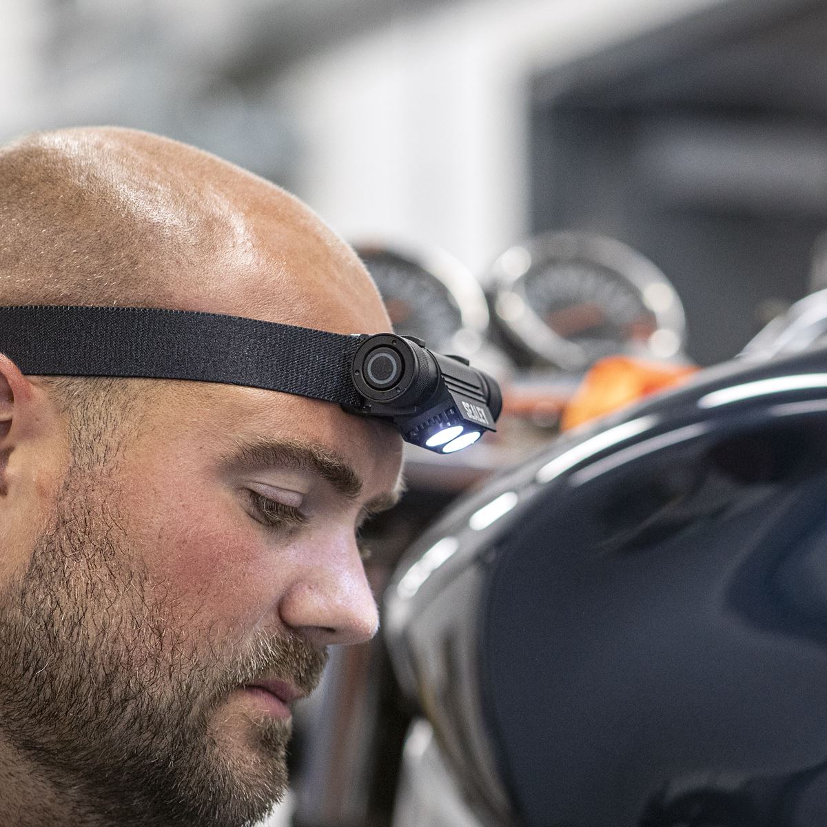 Sealey Rechargeable Head Torch 10W SMD LED 3.7V 2.2Ah Lithium-ion HT110R