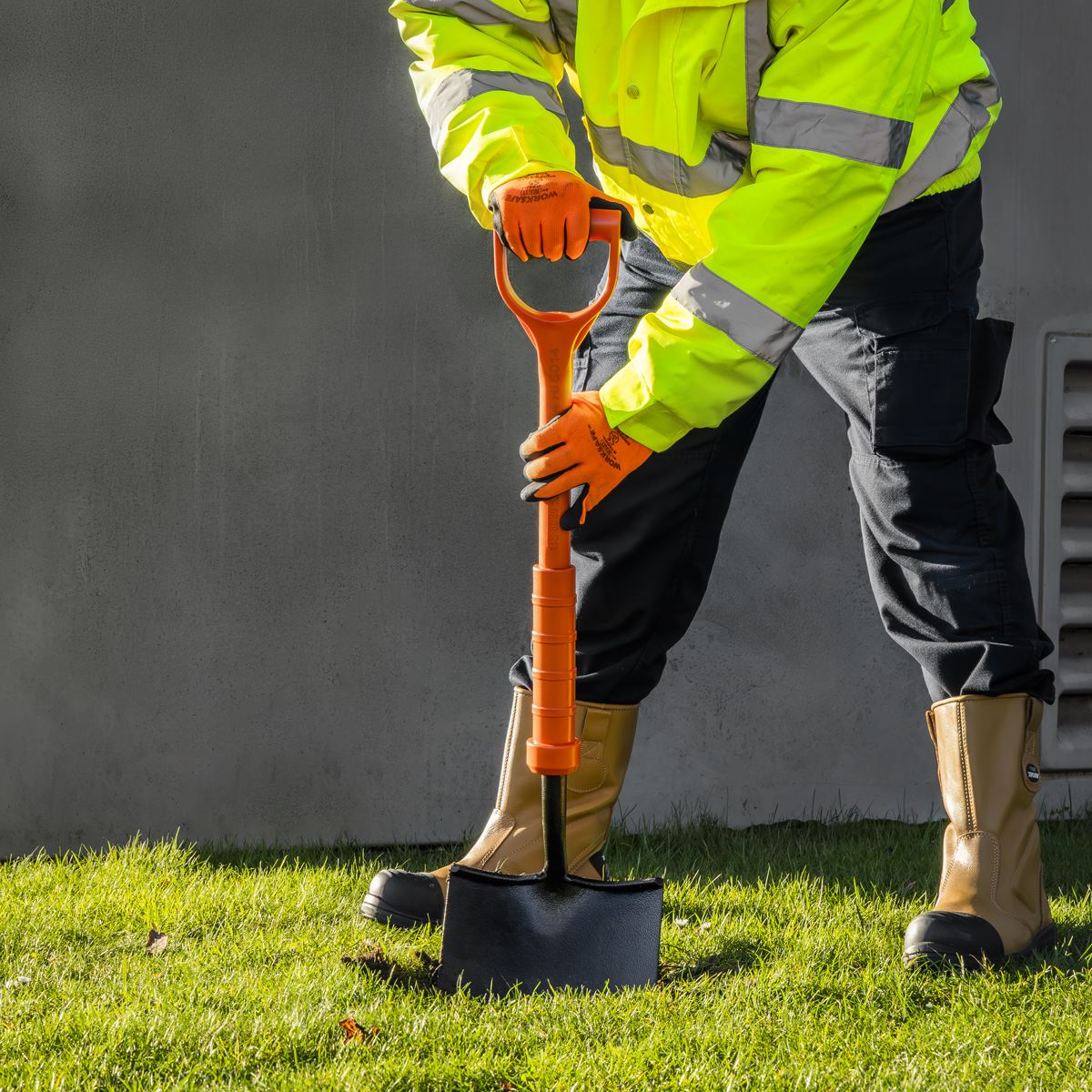 Sealey Insulated Round Mouth Shovel Length 990mm Tested To 10,000V HVCT04