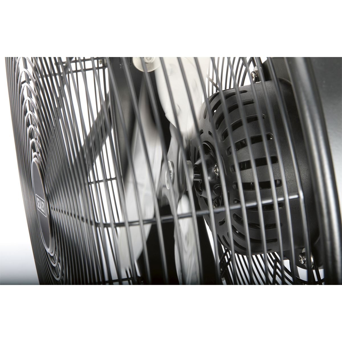 Sealey Industrial High Velocity Floor Fan with Internal Oscillation 18" HVF18IS