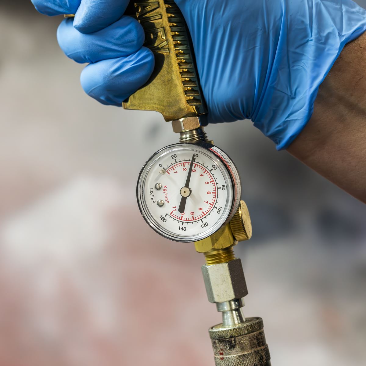 Sealey On-Gun Regulator with Gauge ILF/RG