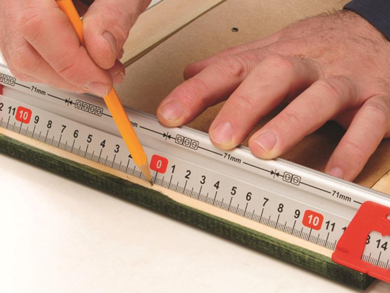 Kapro Measure Mate 120cm mark, and level all in one convenient tool KPOK313120