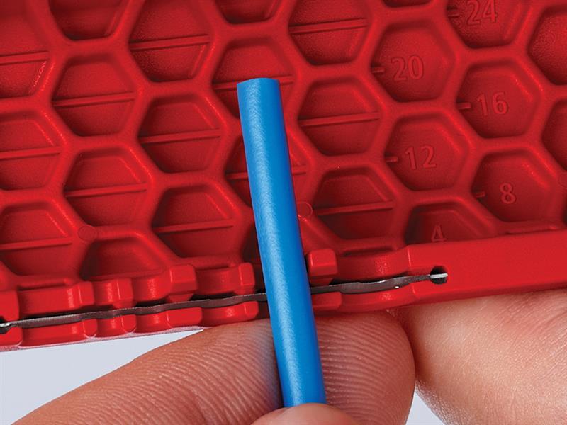 Knipex TwistCut Corrugated Pipe Cutter 100mmRecessed Blades KPX902202
