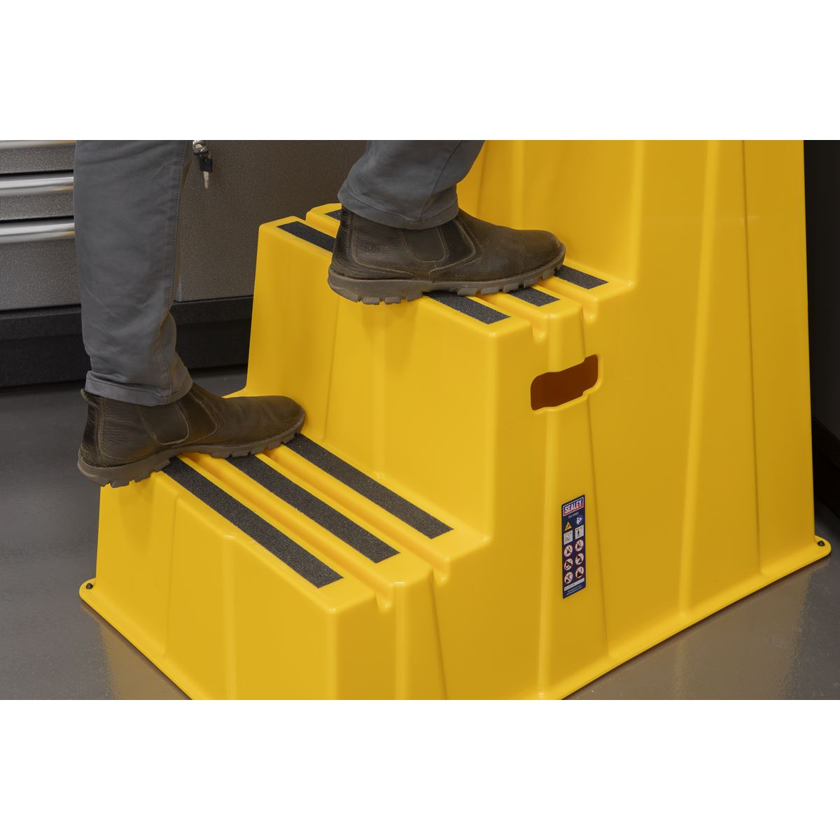 Sealey Heavy-Duty 3-Step Safety Steps with Anti-Slip Treads 150kg Capacity, Yellow - EN 14183 KS7