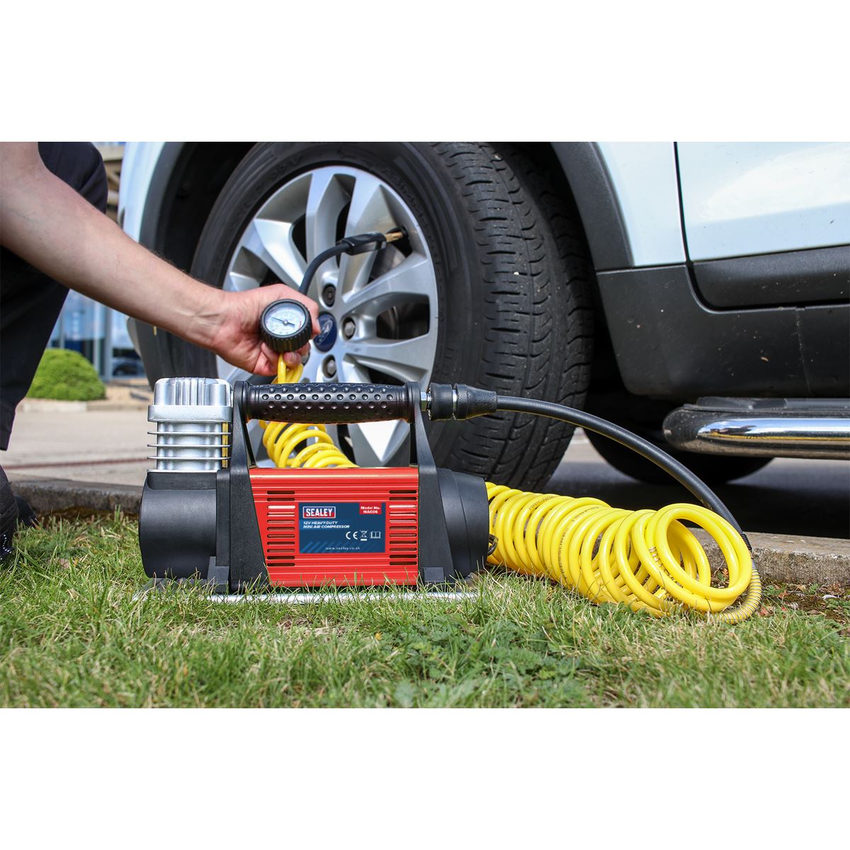Sealey Tyre Inflator Mini Air Compressor 12V Heavy-Duty MAC06