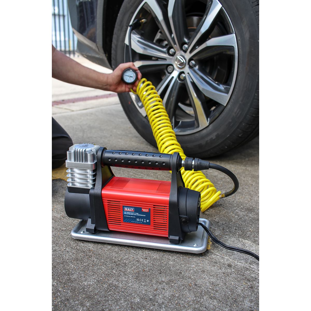 Sealey Tyre Inflator Mini Air Compressor 12V Heavy-Duty MAC07