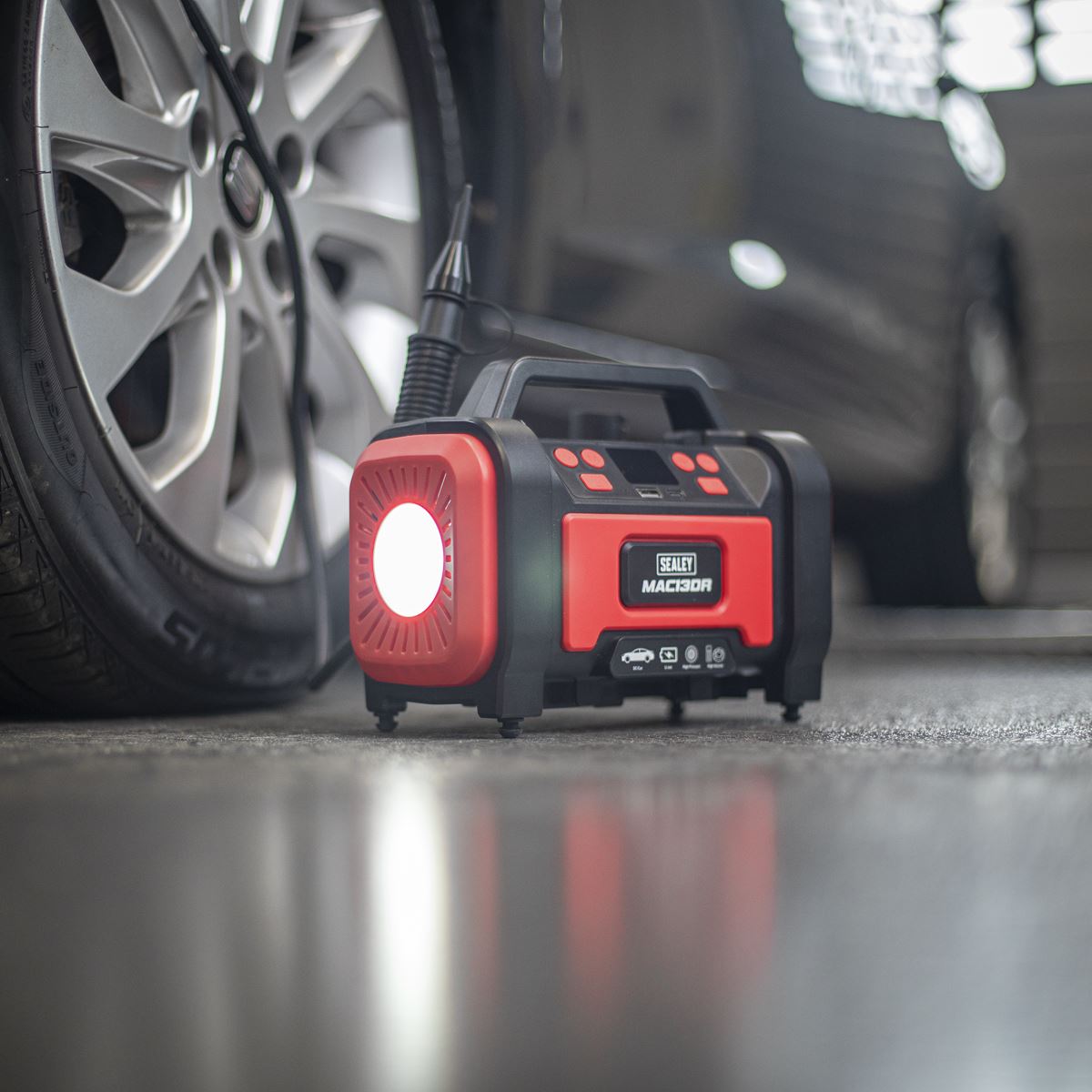 Sealey Rechargeable Tyre Inflator & High Volume Air Pump 12V 0-120psi MAC13DR