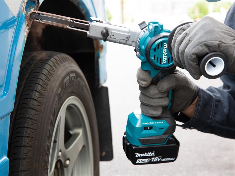 Makita LXT Belt Sander 18V 2 x 5.0Ah Li-ion Speed 600 to 1,700  DBS180RTJ