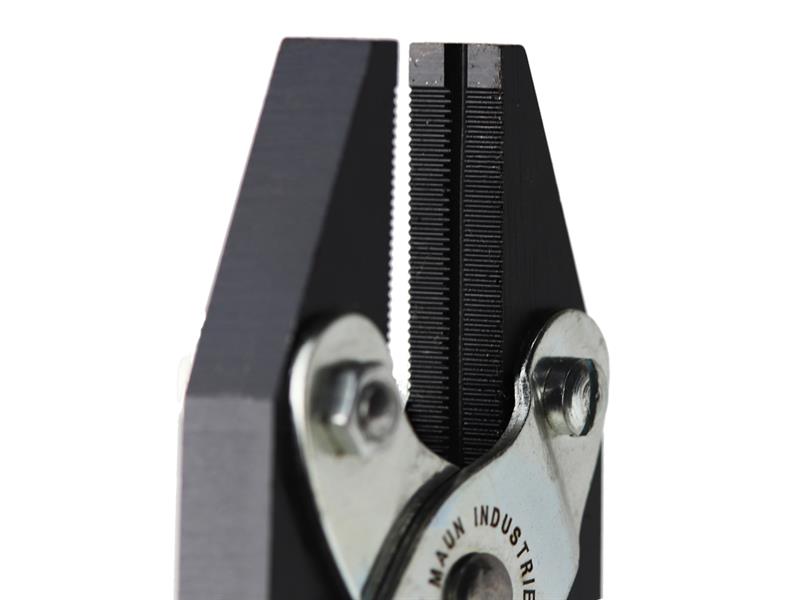 Maun Flat Nose Pliers Serrated Jaw 160mm (6.1/4in) MAU4860160