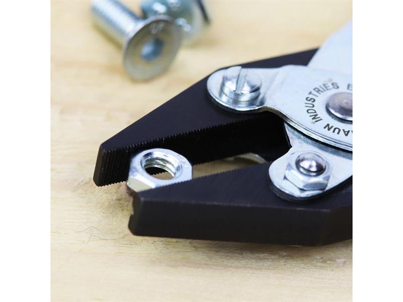 Maun Flat Nose Pliers Serrated Jaw 160mm (6.1/4in) MAU4860160