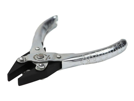 Maun Flat Nose Pliers Smooth Jaw 140mm (5.1/2in) MAU4870140
