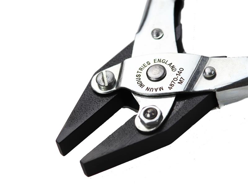 Maun Flat Nose Pliers Smooth Jaw 140mm (5.1/2in) MAU4870140