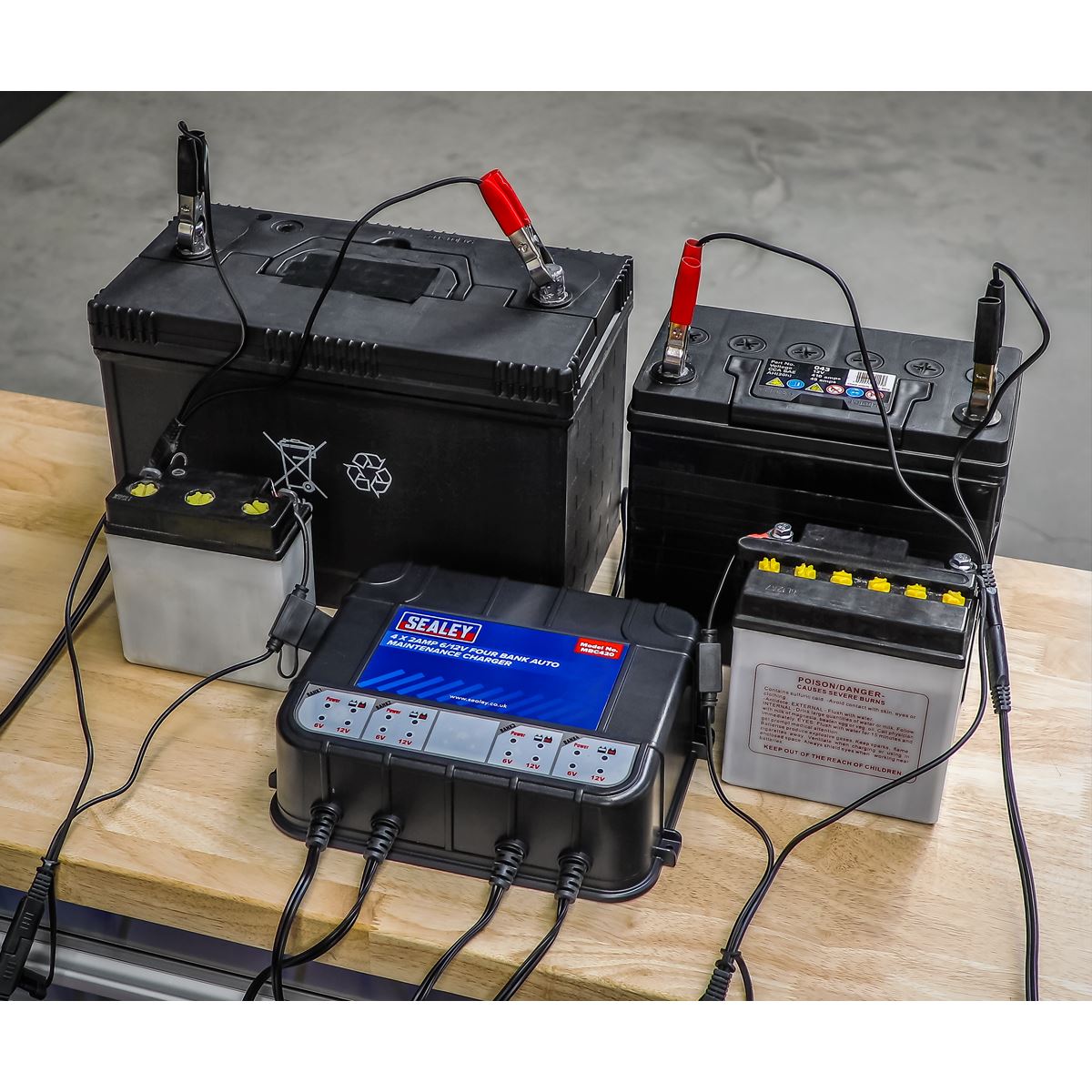 Sealey Four Bank 6/12V 8A (4 x 2A) Auto Maintenance Charger MBC420