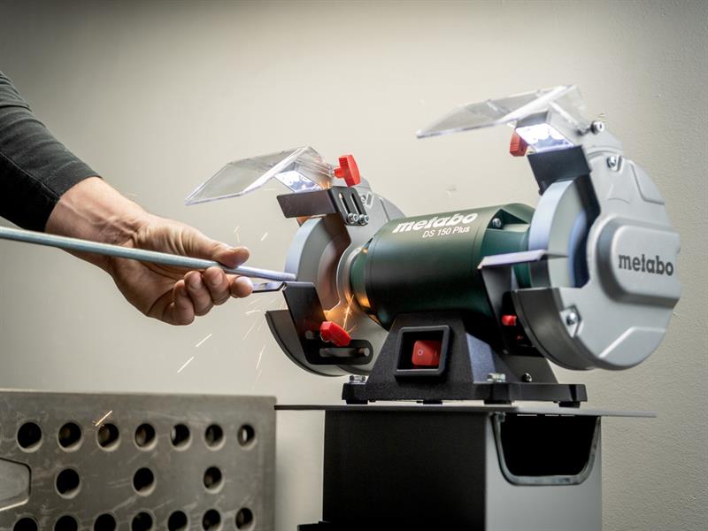 Metabo Plus Bench Grinder 600W 240V Wheel Sizes 200 x 25 x 32mm MPTDS200PLUS