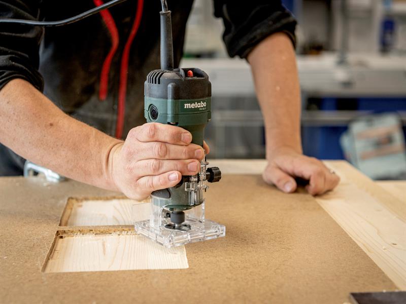Metabo Trim Router 500W 240V Collet Chuck Bore: 6.35mm Cable Length 2m FM 500-6