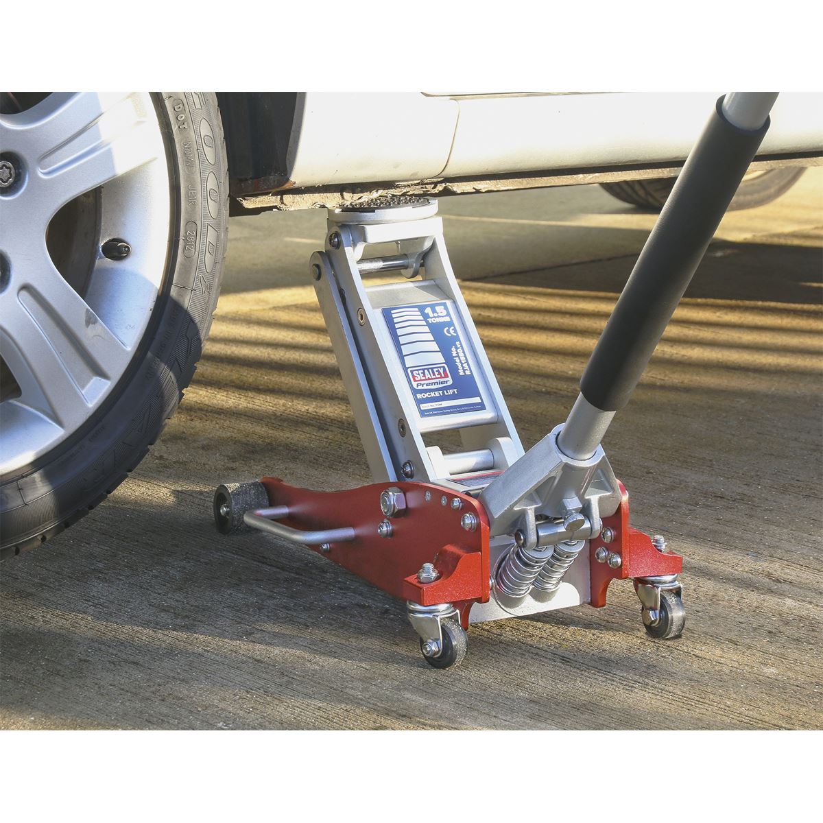 Sealey Trolley Jack 1.5 Tonne Low Profile Aluminium Rocket Lift RJA1550
