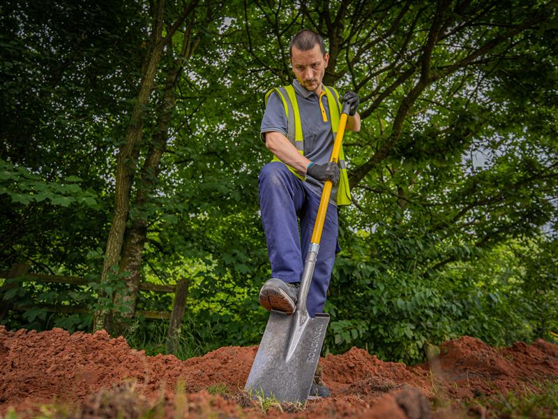 Roughneck Digging Spade, Long Handle ROU68223