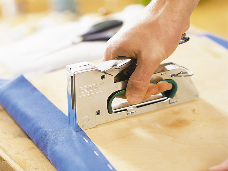 Rapid R14 PRO Heavy-Duty Hand Tacker (140 Staples 6-8mm) RPDR14