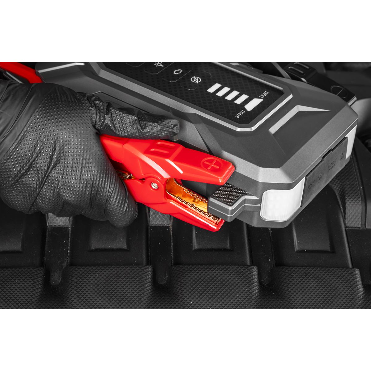 Sealey RoadStart 12V Jump Starter Power Pack 4000A 32,000mAh Battery RS4000