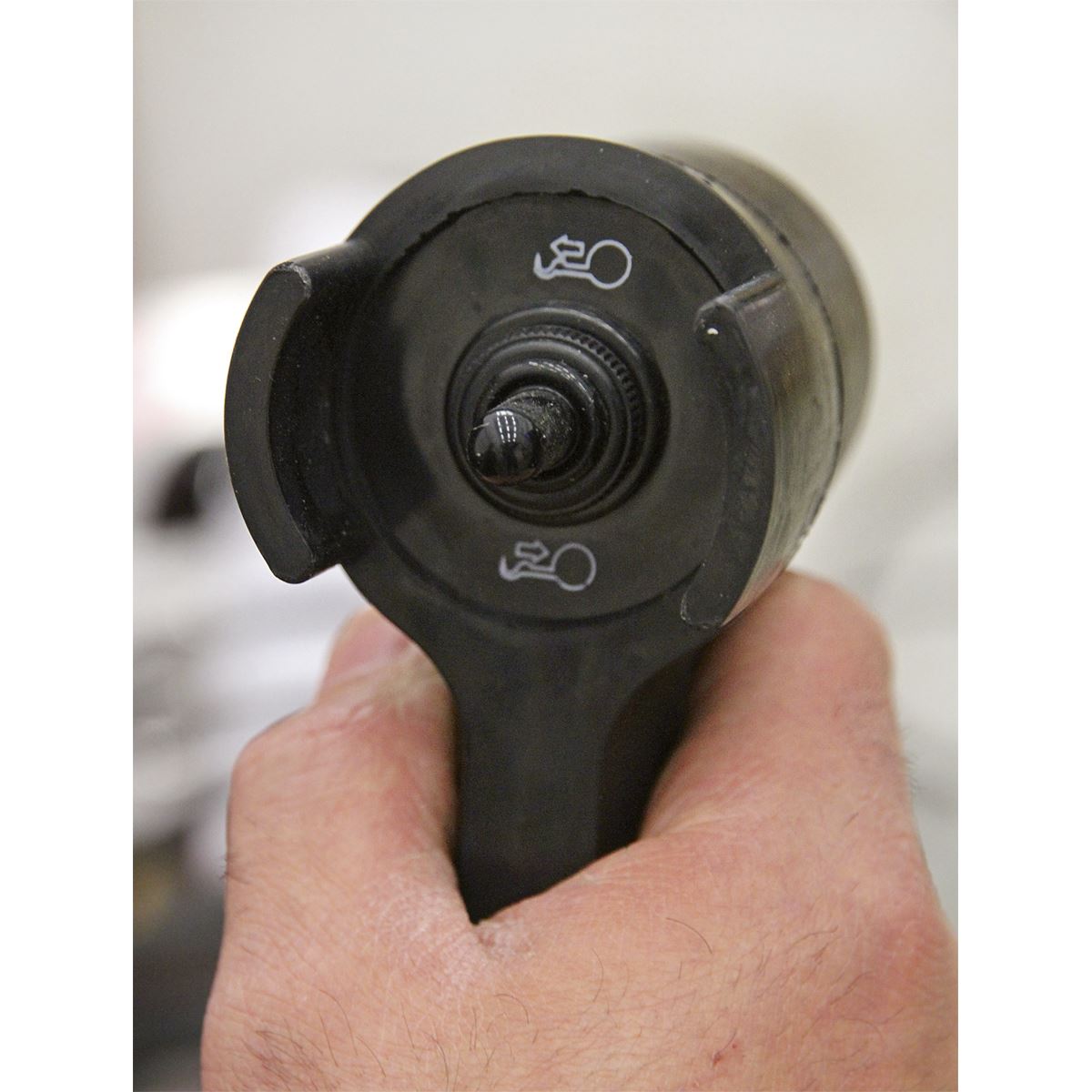 Sealey Recovery Winch 5675kg (12500lb) Line Pull 12V Industrial RW5675