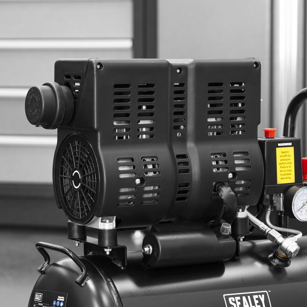 Sealey 24L Low Noise Oil Free Direct Drive Air Compressor 1hp 230V/13A SAC2400S